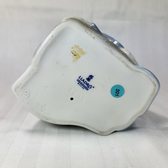 Lladro Figurine Guardian ANGEL With Sleeping Baby Child #4635 7" tall, Religious - Picture 8 of 10